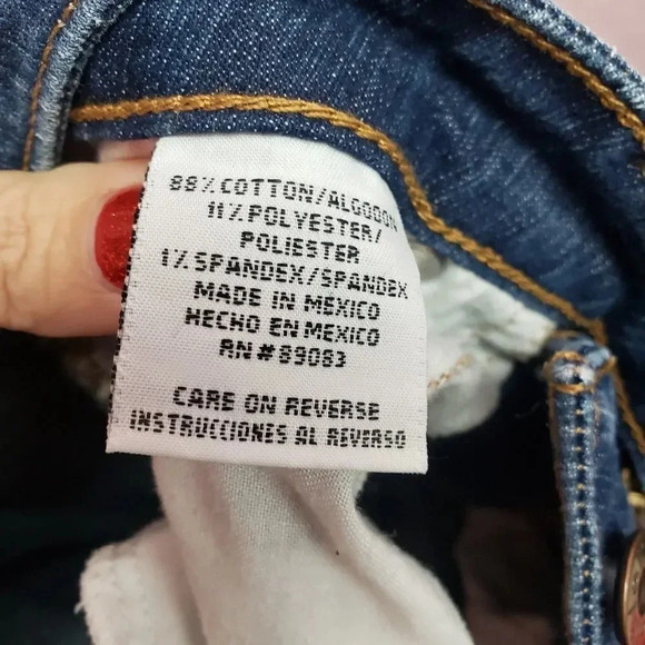 l.e.i Bell Bottom Jeans with Flags Size 5 - Picture 5 of 6